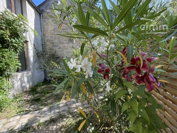 Croissy-sur-Seine. Exclusivité by Aurel.