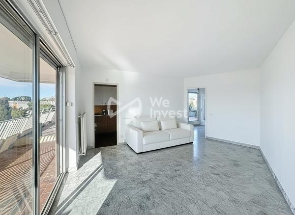 Appartement en dernier étage avec trés grande terrasse