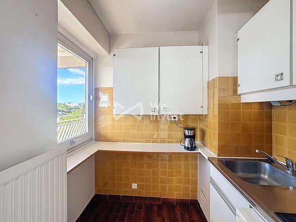 Appartement en dernier étage avec trés grande terrasse