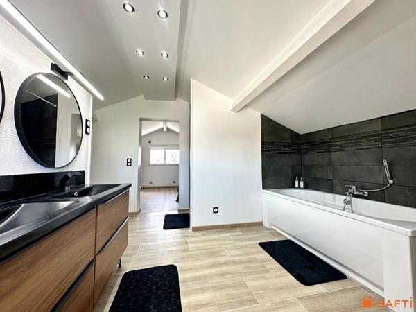 Grande maison très bien située sur un terrain de 623 M2