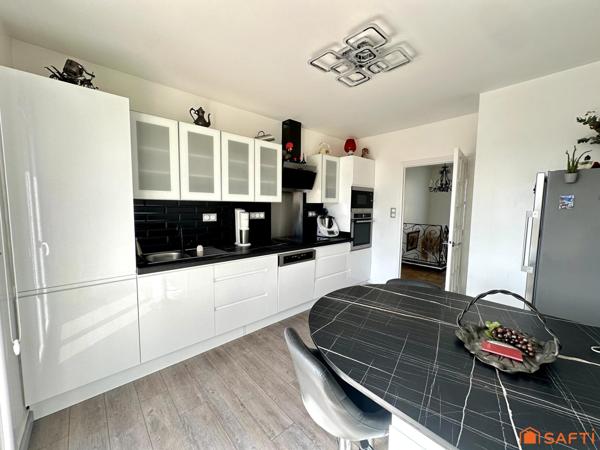 Grande maison très bien située sur un terrain de 623 M2