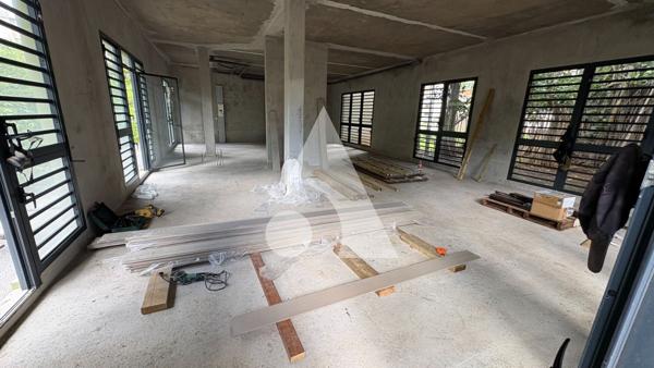 Local commercial 1 pièce 105.34 m2