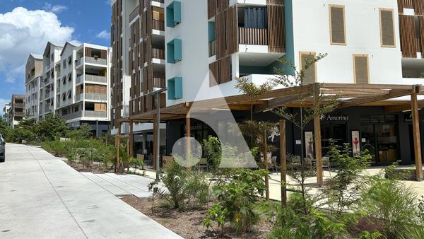 Local commercial 1 pièce 105.34 m2