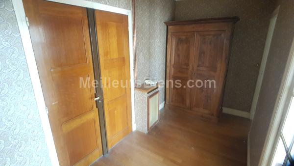 T5, balcons, garage, cave, cheminée.