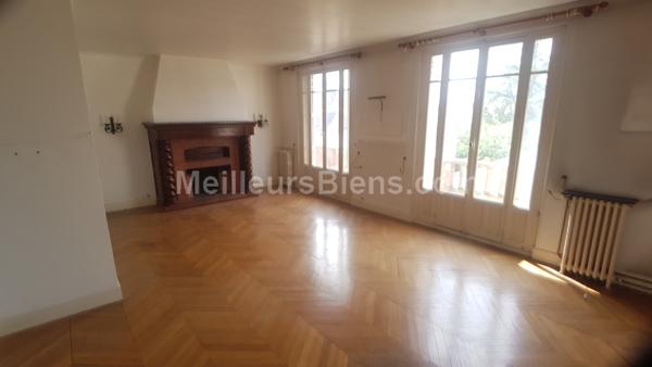 T5, balcons, garage, cave, cheminée.