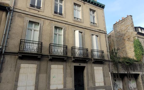 Immeuble à vendre    8 pièces •  Saint-Brieuc