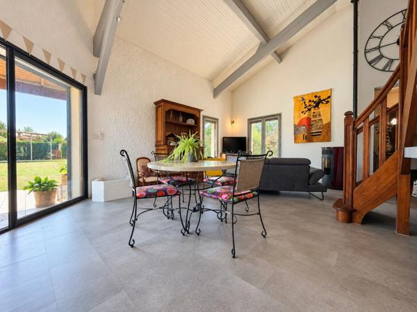 Maison 120 m² – 4 chambres – Séjour cathédrale – Piscine – Terrain 1 300 m²