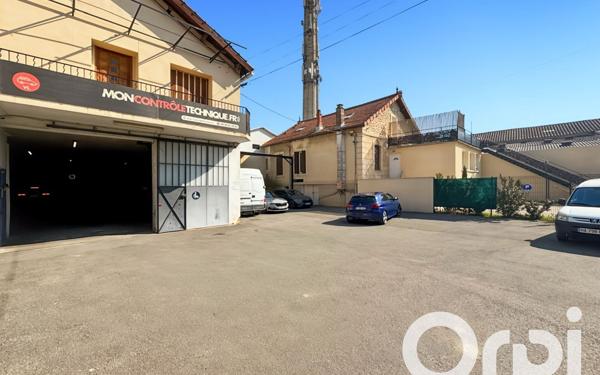 Maison à vendre    11 pièces • 265,33 m2 Sarrians
