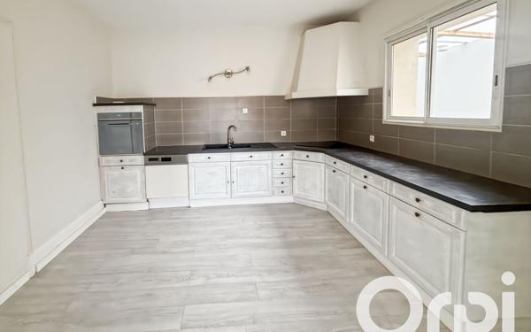 Maison à vendre    11 pièces • 265,33 m2 Sarrians