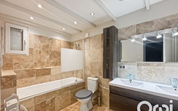 Maison à vendre    11 pièces • 265,33 m2 Sarrians