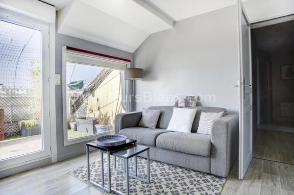 Dans une maison divisée, appartement familial 3 chambres avec terrasse et vue!