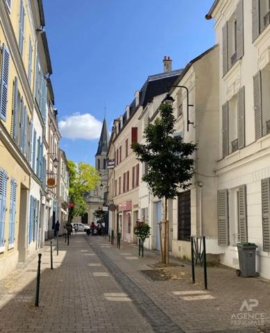 Maison Rueil-malmaison 6 pièce(s) 135 m2 990 000 € ** - Référence 19781