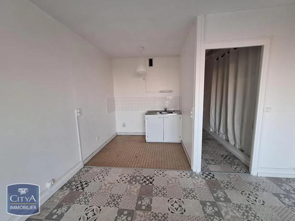 Appartement à louer 1 pièce 26.74m² Évry-Courcouronnes (91000)