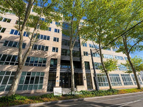 Bureaux à louer Lyon 3ème proche gare Part-Dieu dans immeuble tertiaire