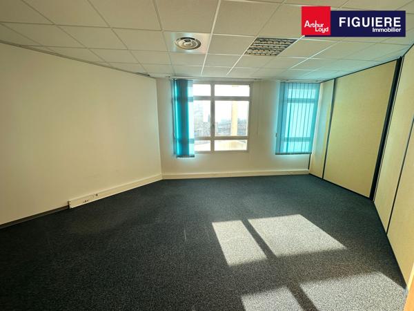 BUREAUX À VENDRE AIX LA DURANNE EN BON ÉTAT