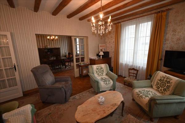 Maison à vendre 149 051 € Gizeux 7 p 152 m² DPE E