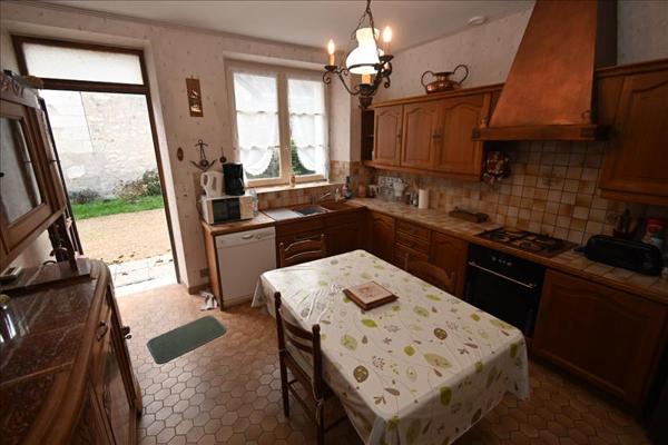 Maison à vendre 149 051 € Gizeux 7 p 152 m² DPE E