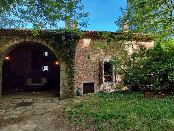 Vers Anduze, propriété de caractère avec fort potentiel Anduze