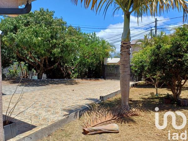 Maison traditionnelle 5 pièces de 90 m² à Saint-Pierre (97432)