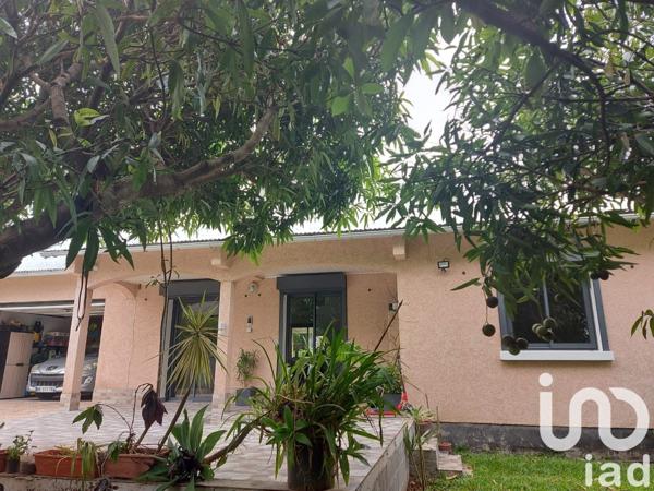 Maison traditionnelle 5 pièces de 90 m² à Saint-Pierre (97432)