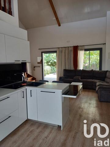 Maison traditionnelle 5 pièces de 90 m² à Saint-Pierre (97432)