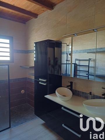 Maison traditionnelle 5 pièces de 90 m² à Saint-Pierre (97432)