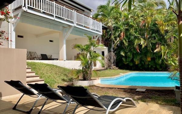 Maison à vendre    5 pièces •  Saint-Paul