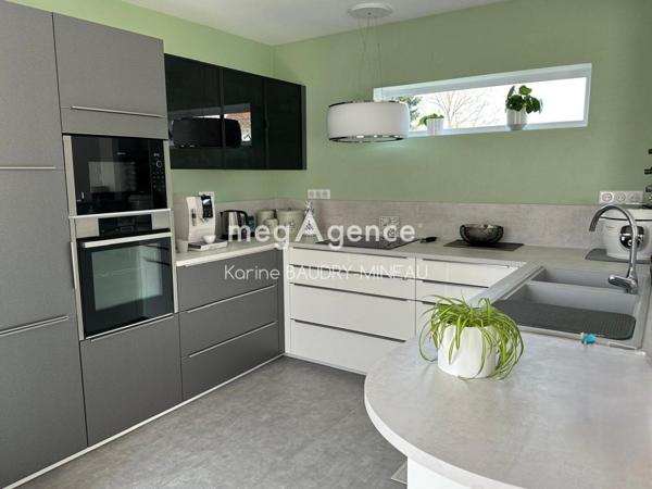 Maison à CHATELLERAULT, 86100 - 6 pièces 138m²