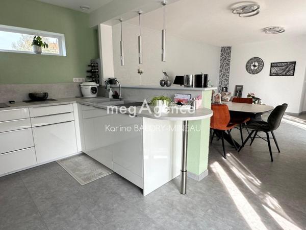 Maison à CHATELLERAULT, 86100 - 6 pièces 138m²