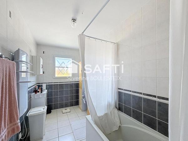 Maison de plain pied 5 piéces avec double garage La Couronne