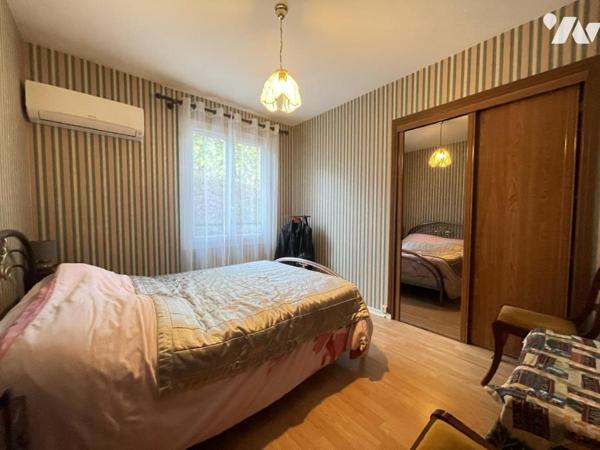 VIAGER OCCUPE A LODEVE VILLA + TERRAIN