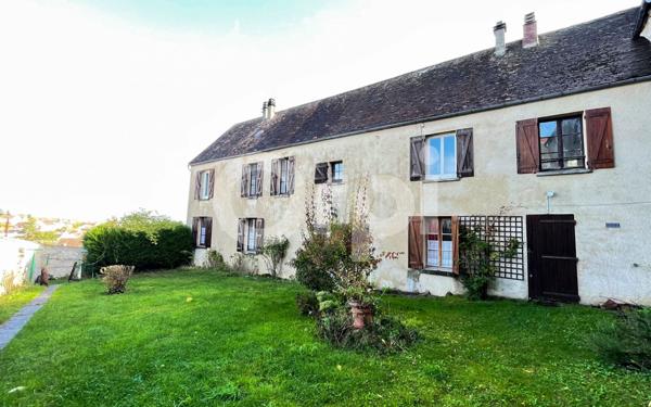 Maison à vendre    6 pièces •  Ecquevilly