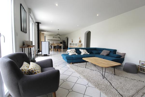 Cours-les-Barres (18320) Pavillon moderne de 190 m² 4 chambres