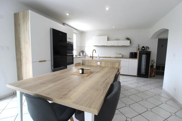 Cours-les-Barres (18320) Pavillon moderne de 190 m² 4 chambres