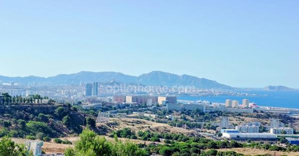 Appartement T3 en résidence avec vue mer, terrasse, garage et places de parking