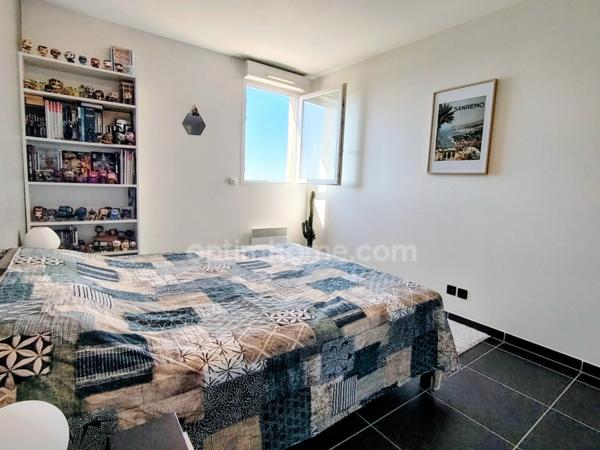 Appartement T3 en résidence avec vue mer, terrasse, garage et places de parking