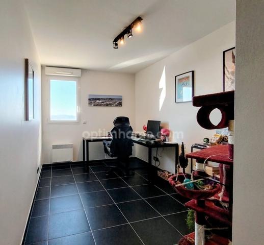 Appartement T3 en résidence avec vue mer, terrasse, garage et places de parking