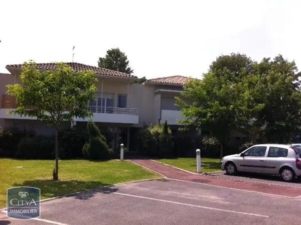 Appartement à louer 2 pièces 33.87m² Coutras (33230)