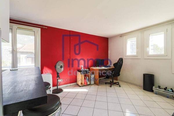 Appartement 2 pièces                                        - 38000 Grenoble Réf : 21779-IMMODEFRANCE69
