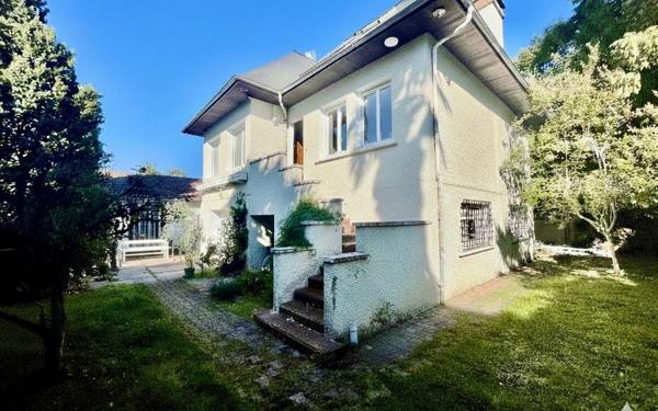 Maison à vendre    6 pièces • 235 m2 Pau