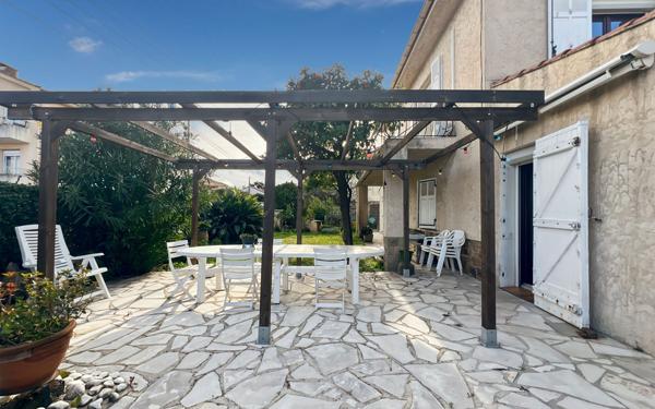 Maison à vendre    6 pièces •  Fréjus