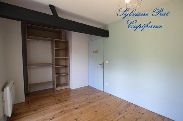 Maison de caractère 5 pièces de 126 m² avec garage sur terrain de 1000 m² ARROS DE NAY (64)