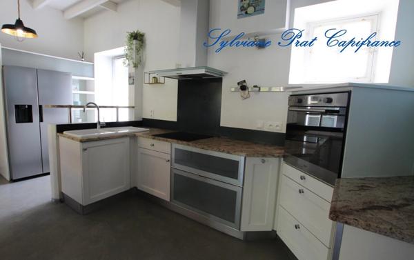 Maison de caractère 5 pièces de 126 m² avec garage sur terrain de 1000 m² ARROS DE NAY (64)