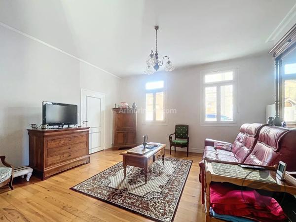 Vente Maison 9 pièces 252 m2 à Coutras