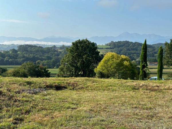 Dpt Hautes Pyrénées (65), à vendre Terrain de 2945 m2 avec CU et viabilisé.