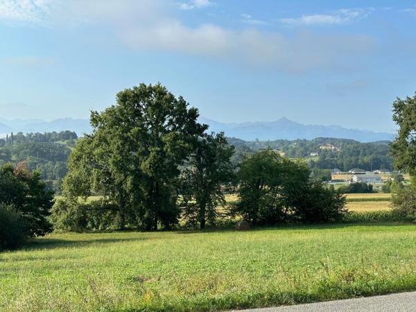 Dpt Hautes Pyrénées (65), à vendre Terrain de 2945 m2 avec CU et viabilisé.