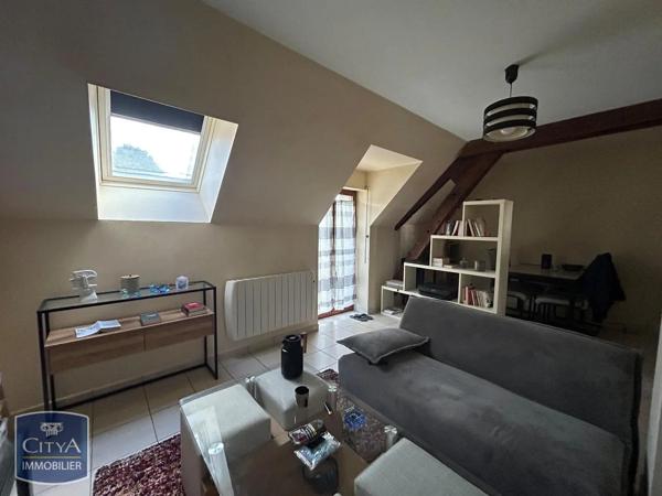 Appartement à louer 2 pièces 45m² Villebarou (41000)