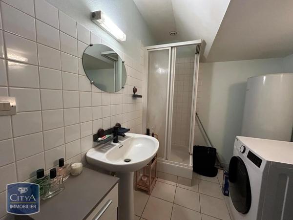 Appartement à louer 2 pièces 45m² Villebarou (41000)
