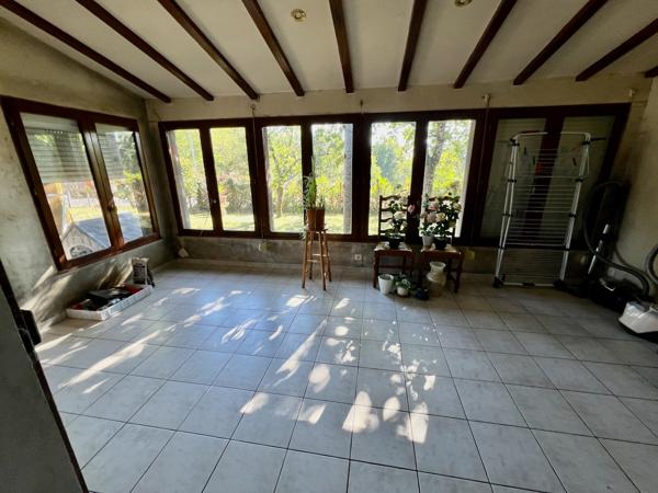 Belle opportunité dans la campagne de Villeneuve sur Lot : fermette à rénover d'environ 72m2 avec dépendances (grange attenante, séchoir à tabac et atelier) avec un terrain de 4,8 hectares ! Vous cherchez un grand terrain en campagne, proche des commodité , Villeneuve sur lot