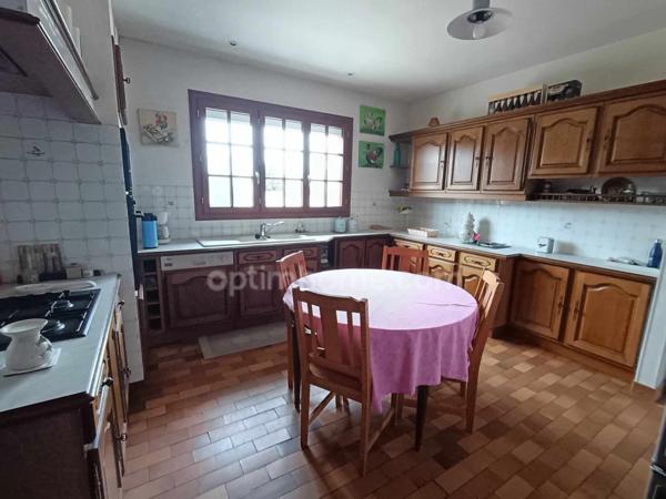 CHATEAUBERNARD - MAISON 183m2 - 6 CHAMBRES - JARDIN - GARAGE - PISCINE